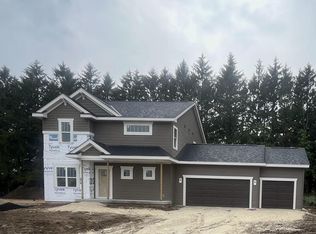 549 Hawks Ridge Rd, Grafton, WI 53024
