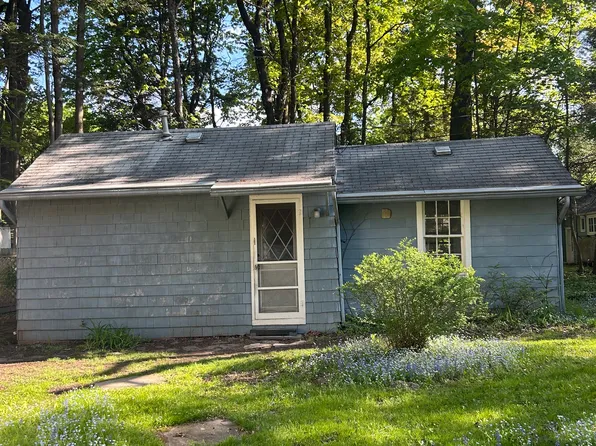 14 Pine Grove St, Woodstock, NY 12498