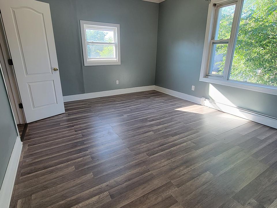 1st image of 3824 Laconia Ave