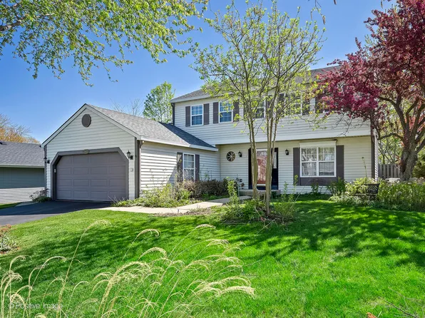 2S021 Deerfield Ln, Warrenville, IL 60555