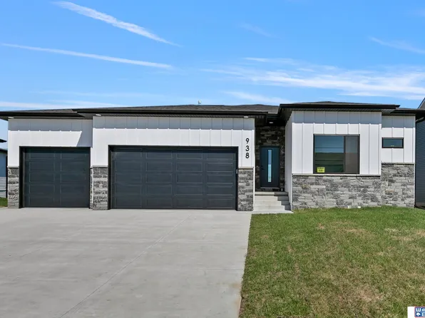 938 Avondale St, Lincoln, NE 68523