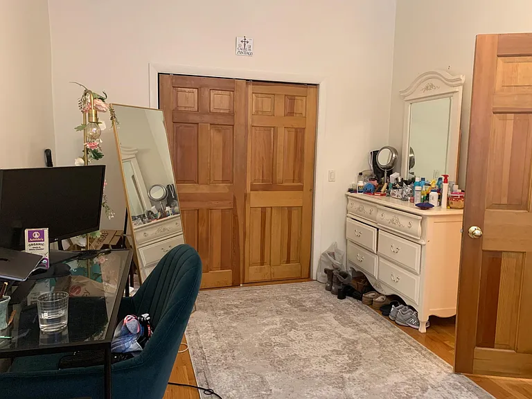 907 Beacon St #4 — Photo 8