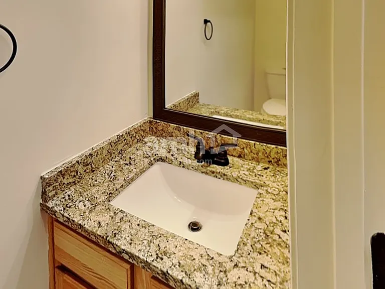 1421 Juniper Hills Ln — Photo 8