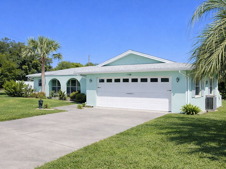 Private Pool Oasis in Clearwater _ Split Floor Plan + 2-Car Garage | Minutes to the Beach! 3/2/2