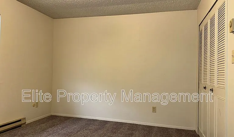 25 Royal Crest Dr #A — Photo 7