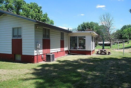 2nd image of 320 Hagan St