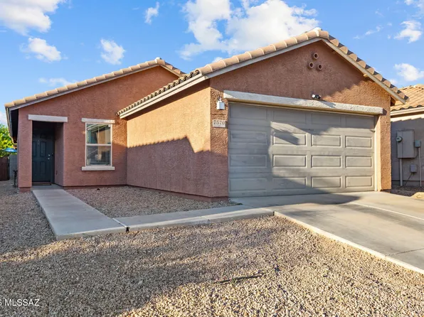7570 E Kinnison Wash Loop, Tucson, AZ 85730