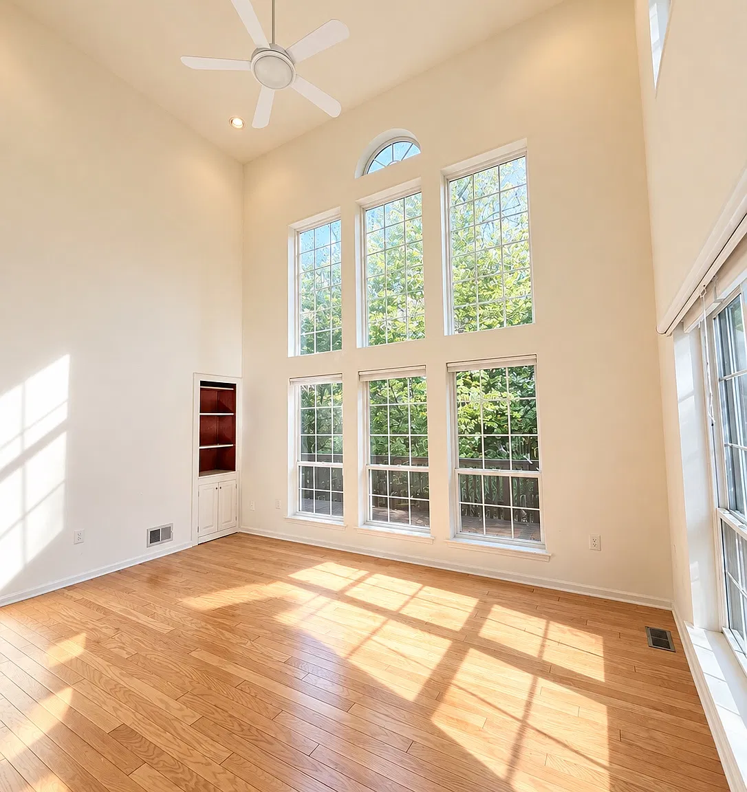 3 bed, 2.5 bath, 2154 sqft, $5,500 — Photo 1