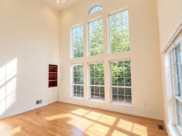21 Campbell Woods Way, Princeton, NJ 08540