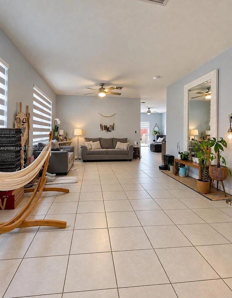 Keys Gate Residential — Photo 2