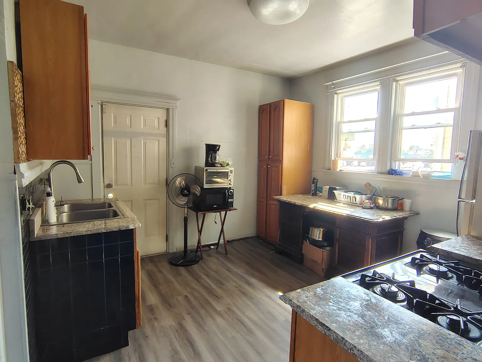4 bed, 1.5 bath, 1576 sqft, $1,150 — Photo 4