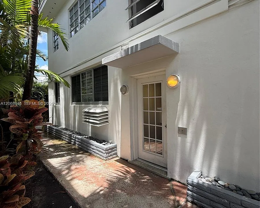 1616 Michigan Ave #15