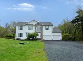 211 Beaver Dam Rd, Long Pond, PA 18334