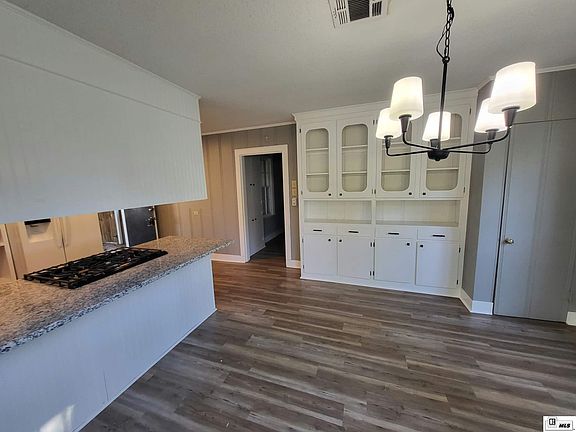 5th image of 801 Rochelle Ave