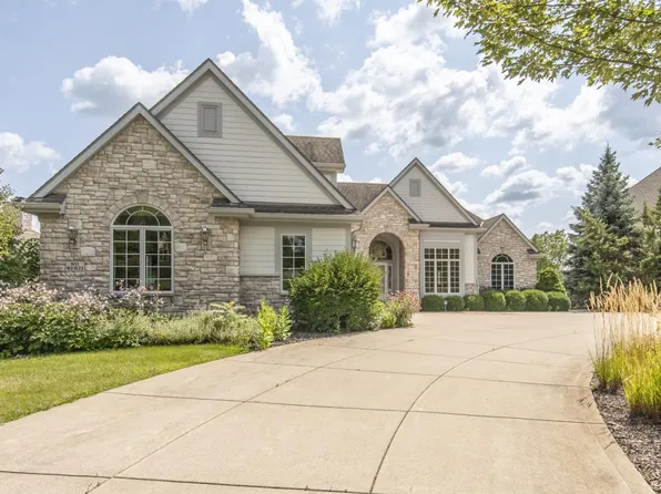 N51W21623 Taylors LANE, Menomonee Falls, WI 53051