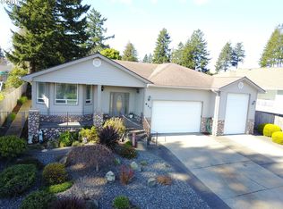 827 5th St, Brookings, OR