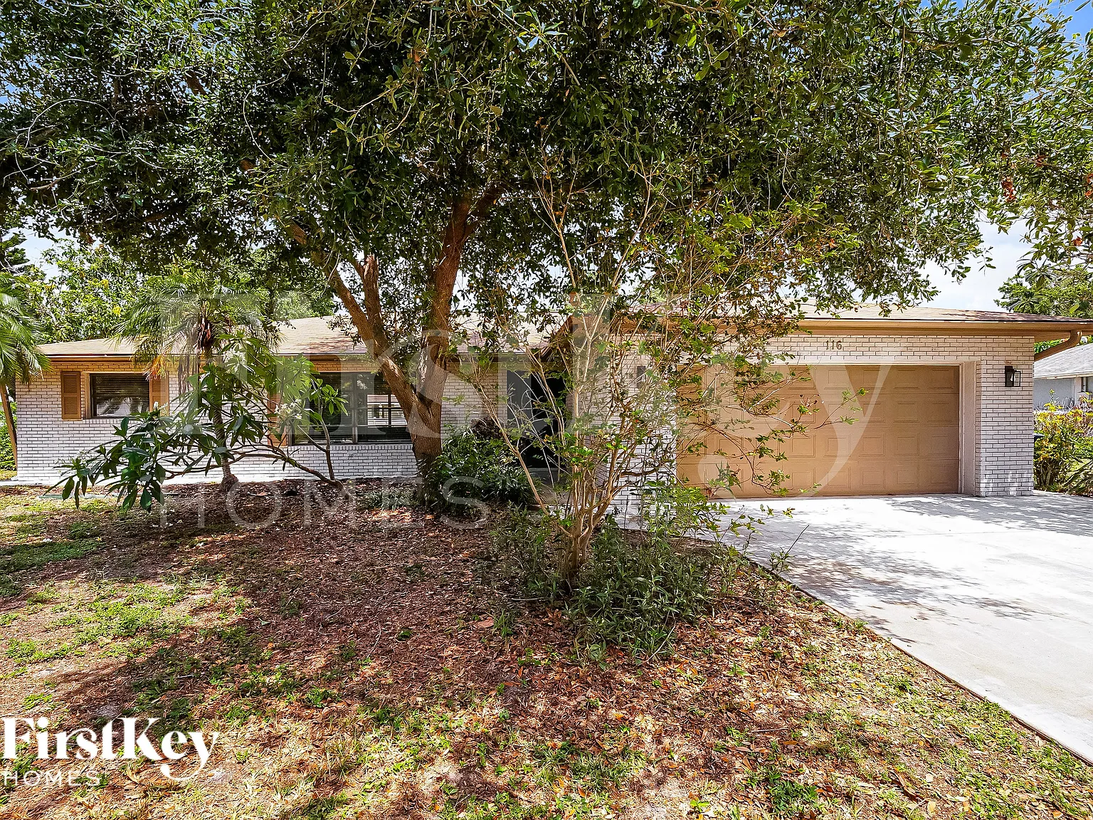 3 bed, 2.0 bath, 1942 sqft, $1,975 — Photo 1