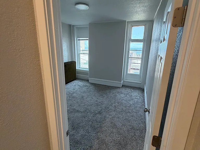 114-116 E 3rd St #2 — Photo 8