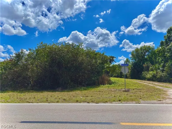 121 Dexter Ave S, Lehigh Acres, FL 33974