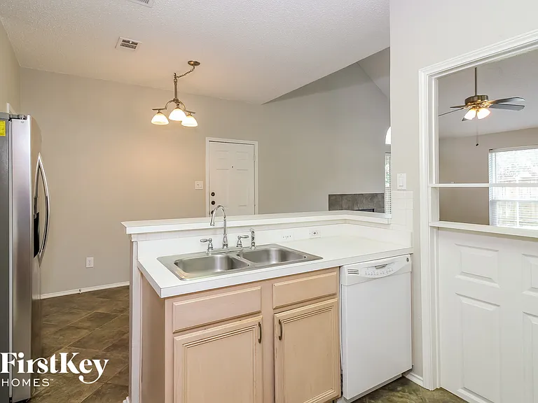 501 Timber Way Dr — Photo 7