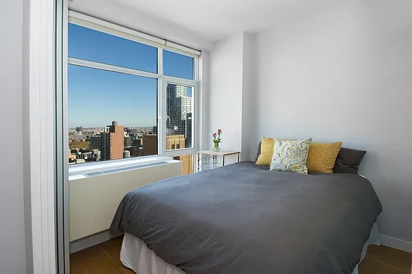 Sold by Brooklyn Bridge | media 12