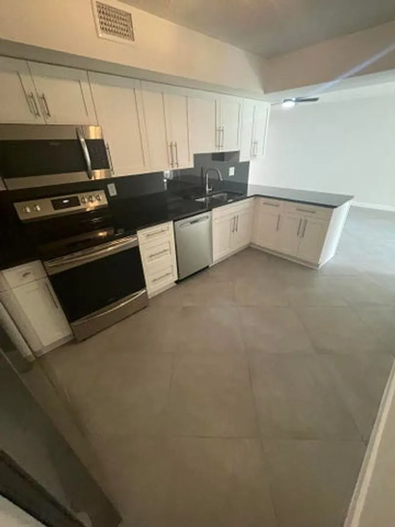 Building Photo - 3355 Jaywood Ter #J113