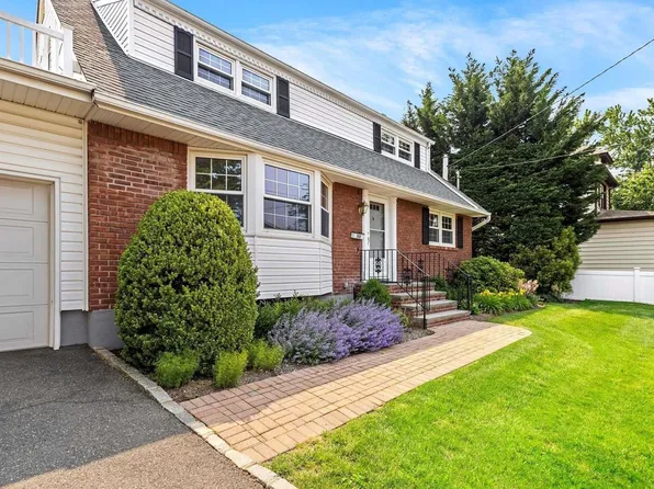 425 Evans Avenue, Elmont, NY 11003