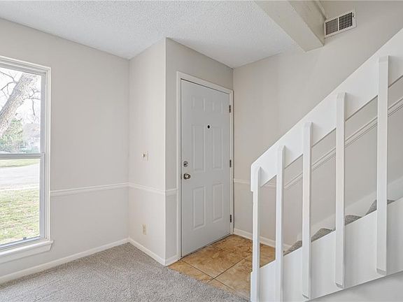 5th image of 9526 W 78th St