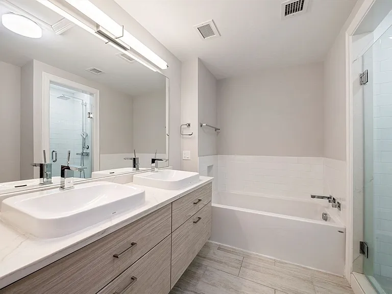771 Harrison Ave #201 — Photo 9