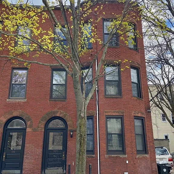 120 Brook St #2 — Photo 13