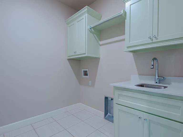 1809 Plaza District Dr — Photo 15