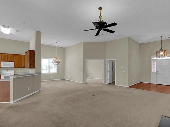 5th image of 425 Keowee Dr