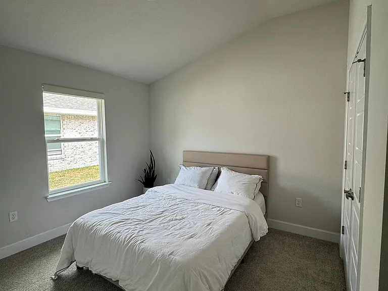 102 Rivertown Rd — Photo 24