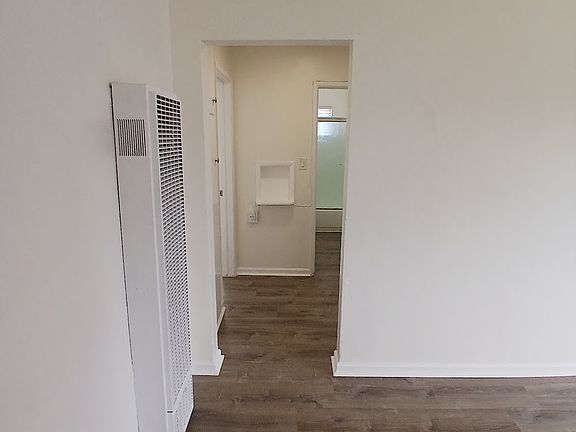 5th image of 913 E Madison Ave #919