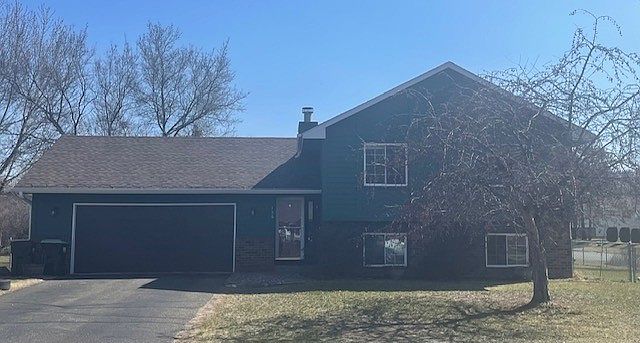 1st image of 136 Green Briar Dr