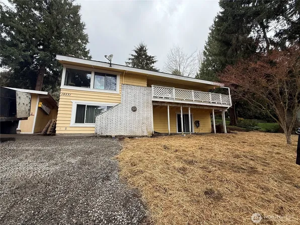 19531 55th Avenue NE, Lake Forest Park, WA 98155