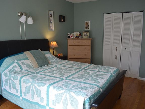 LargeBedroom2