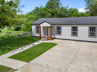 1826 Wellington St, Greenville, TX 75401