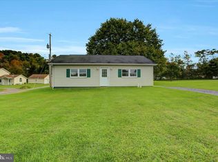 111 Railroad Ln, Shippensburg, PA