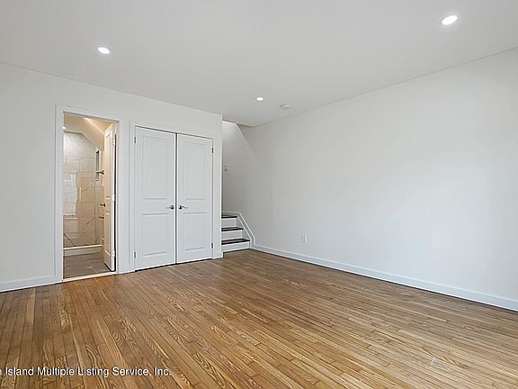 4th image of 10 Temple Ct