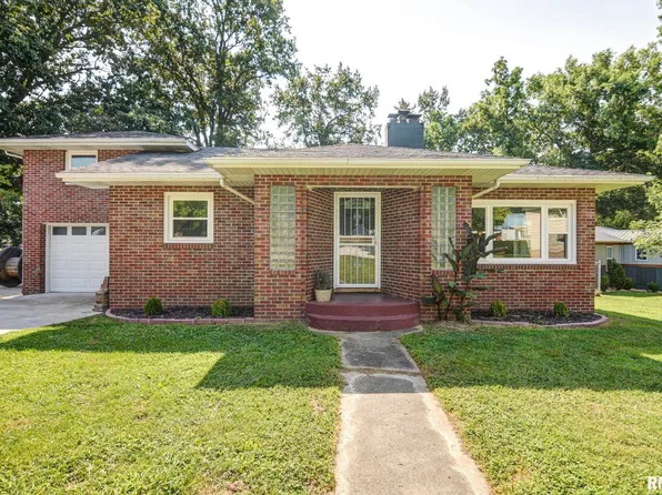 226 Summit Ave, Taylorville, IL 62568