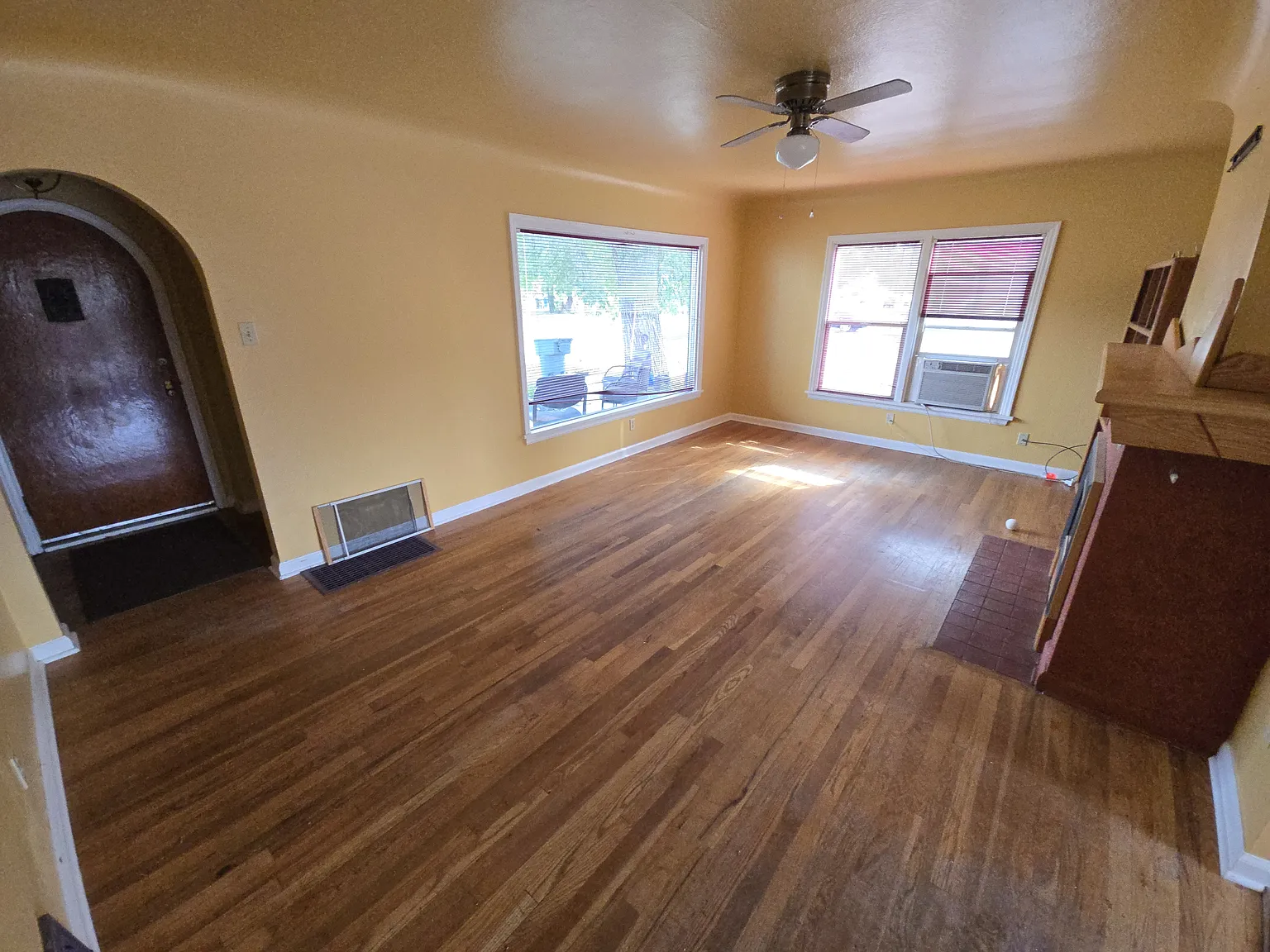 1503 S 2nd Ave — Photo 2