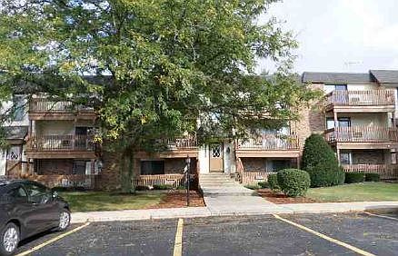 2nd image of 22518 Jackson Ct APT 6F1