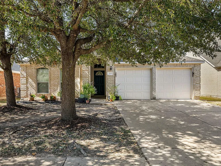 225 King Elder Ln — Photo 1