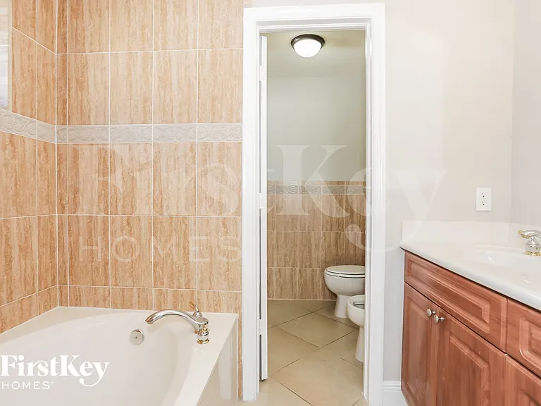 3124 SW 142nd Pl — Photo 9