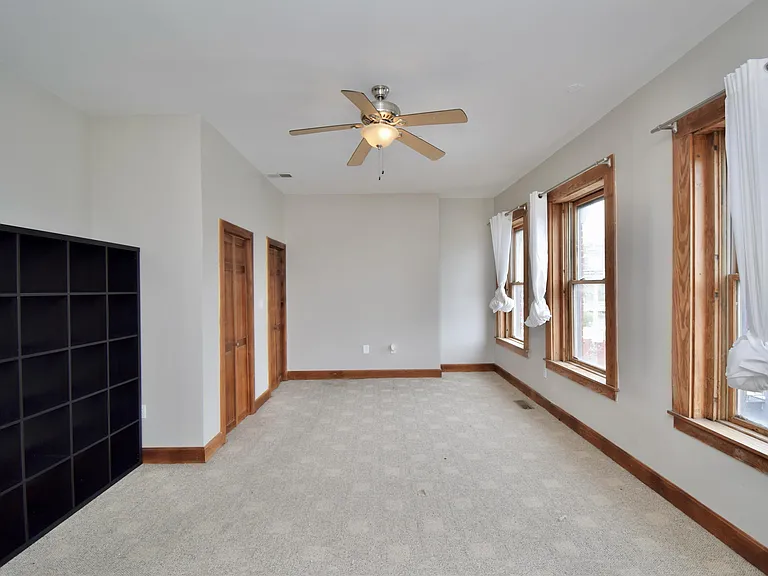 522 E 12th St #1 — Photo 20