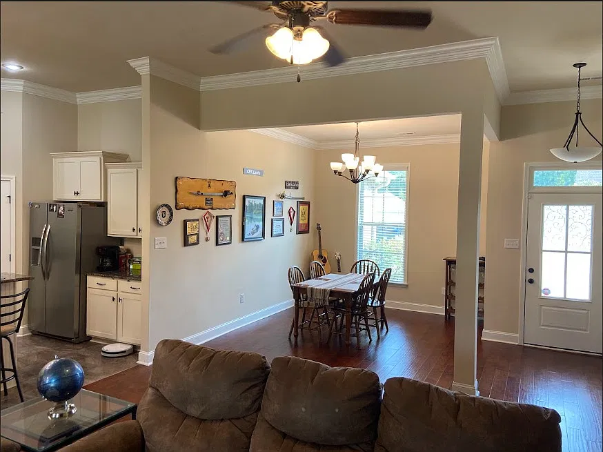 3 bed, 1936 sqft, $2,000 — Photo 3