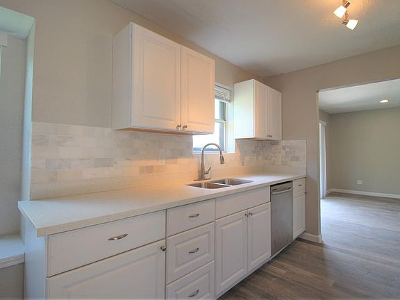 3rd image of 16727 Bougainvilla Ln