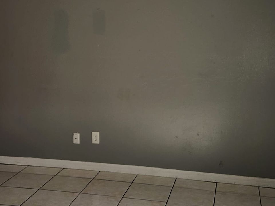 1st image of 135 Gordon Ave S #135