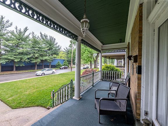 4th image of 540 Park Rd